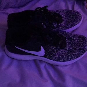 Nike womens shoes size 6 excellent condition